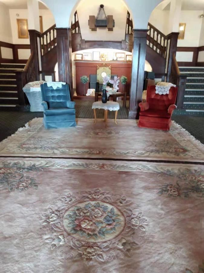 Rodmay Hotel พาวเวลล์ ริเวอร์ ภายนอก รูปภาพ