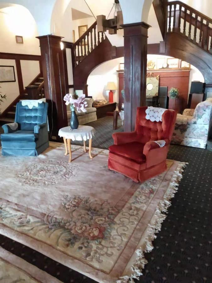 Rodmay Hotel พาวเวลล์ ริเวอร์ ภายนอก รูปภาพ
