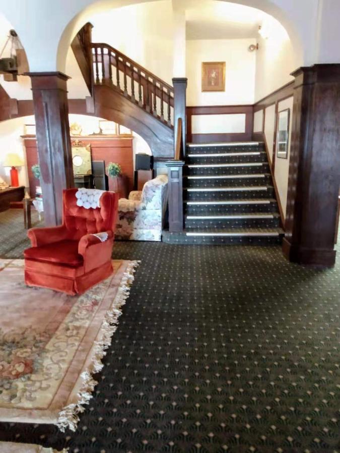 Rodmay Hotel พาวเวลล์ ริเวอร์ ภายนอก รูปภาพ