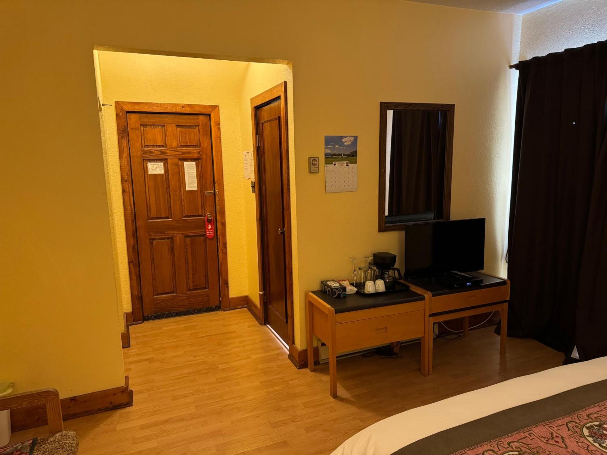 Rodmay Hotel พาวเวลล์ ริเวอร์ ภายนอก รูปภาพ