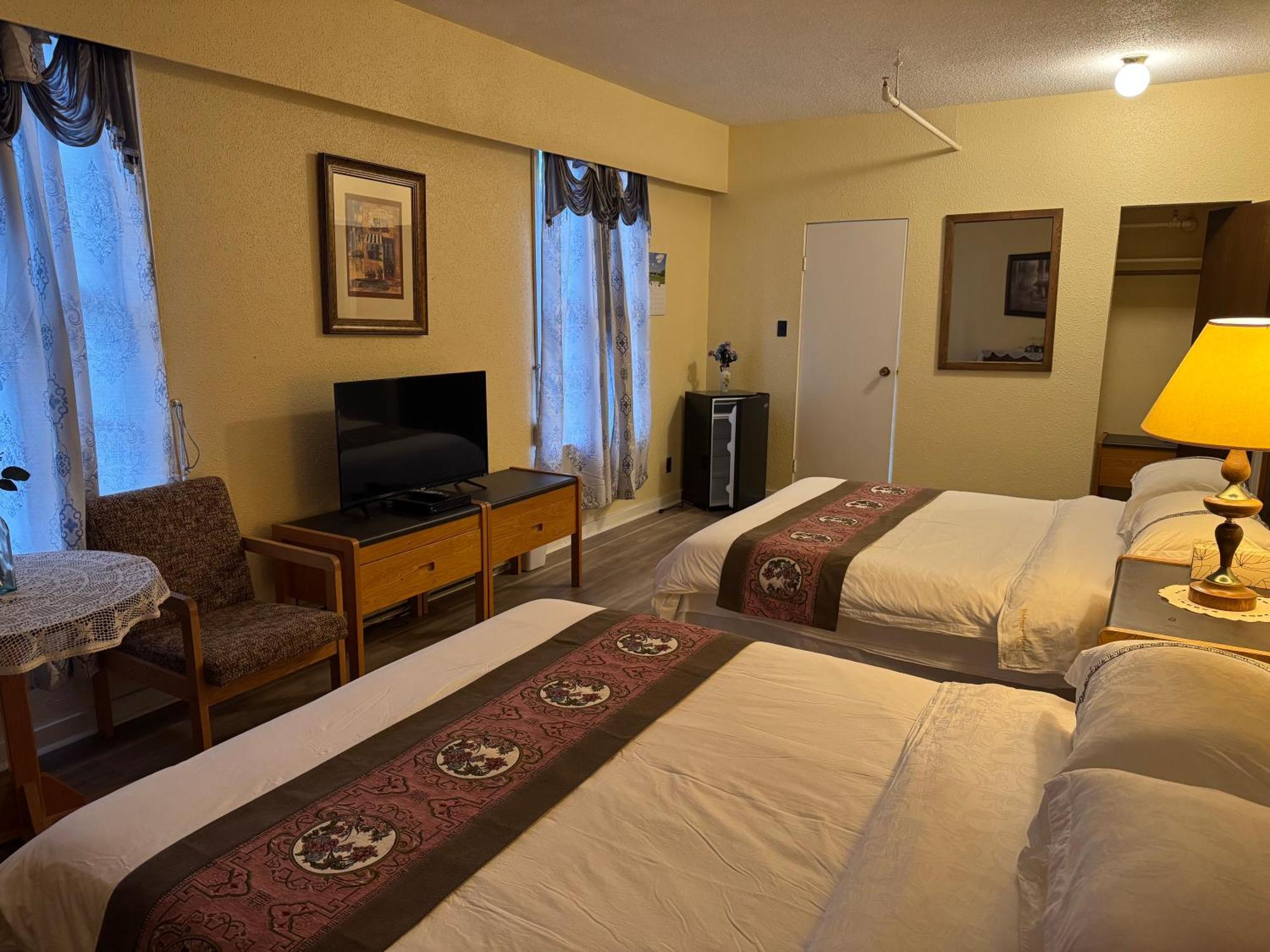 Rodmay Hotel พาวเวลล์ ริเวอร์ ภายนอก รูปภาพ