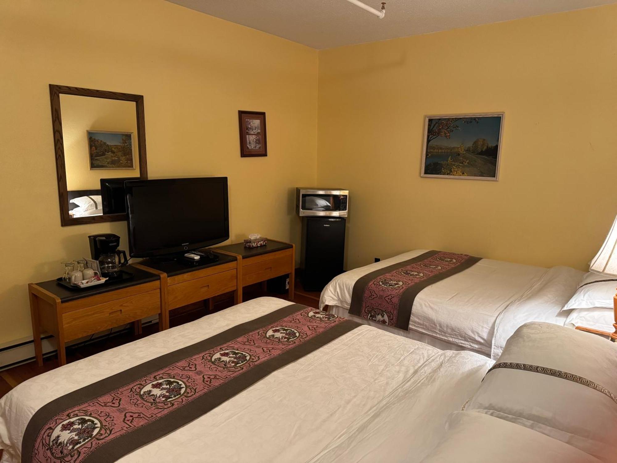 Rodmay Hotel พาวเวลล์ ริเวอร์ ภายนอก รูปภาพ