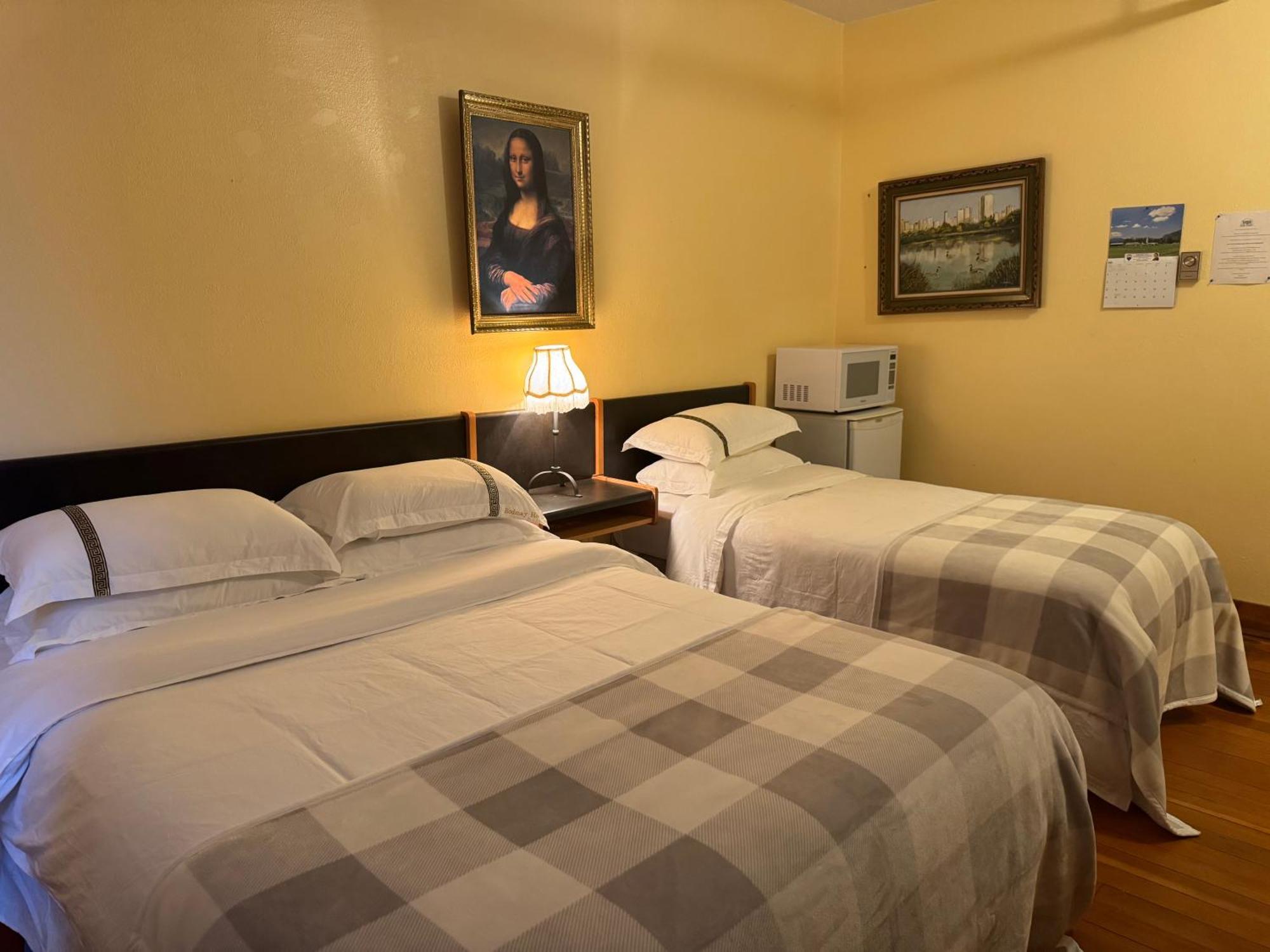 Rodmay Hotel พาวเวลล์ ริเวอร์ ภายนอก รูปภาพ