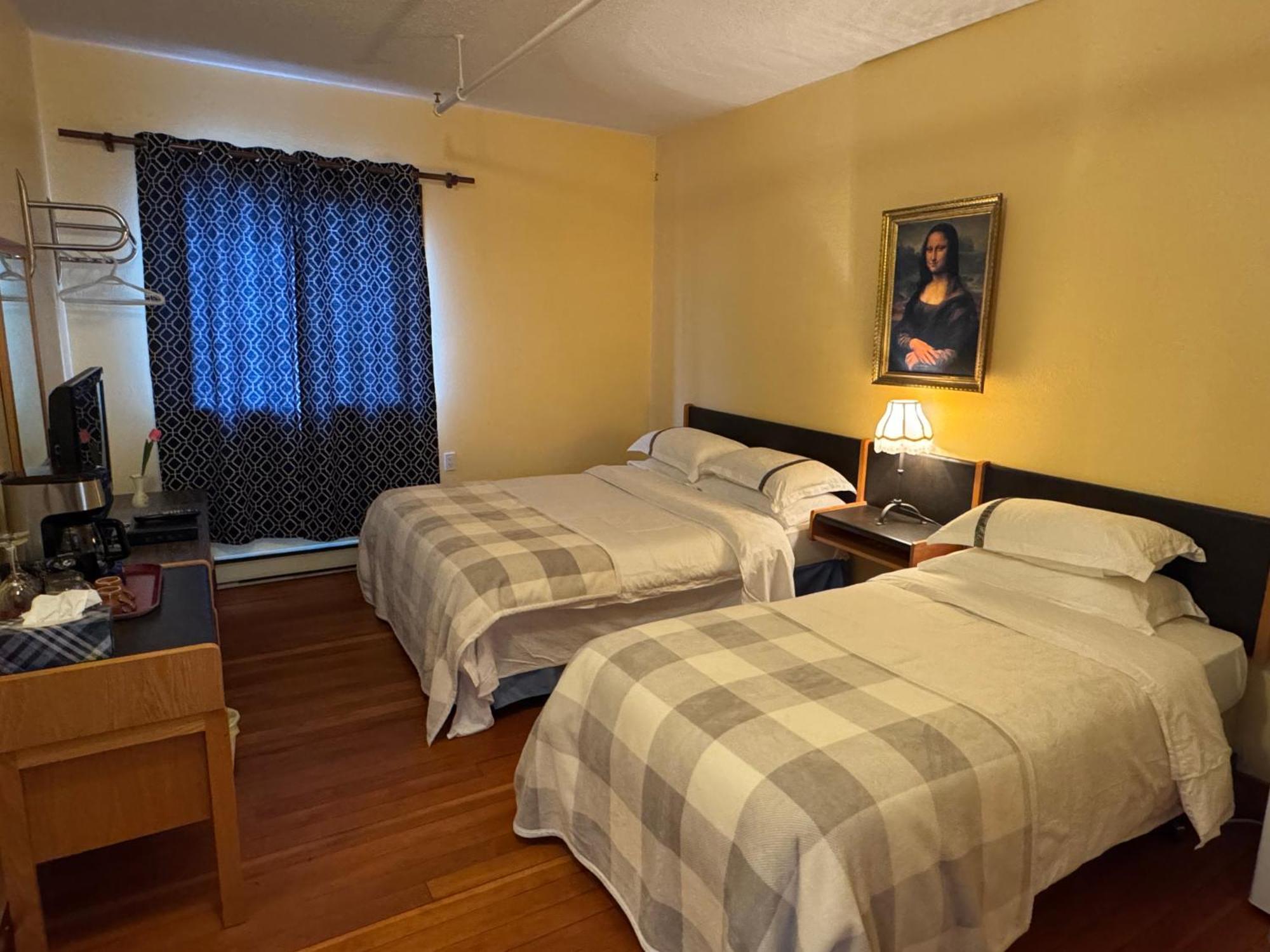 Rodmay Hotel พาวเวลล์ ริเวอร์ ภายนอก รูปภาพ