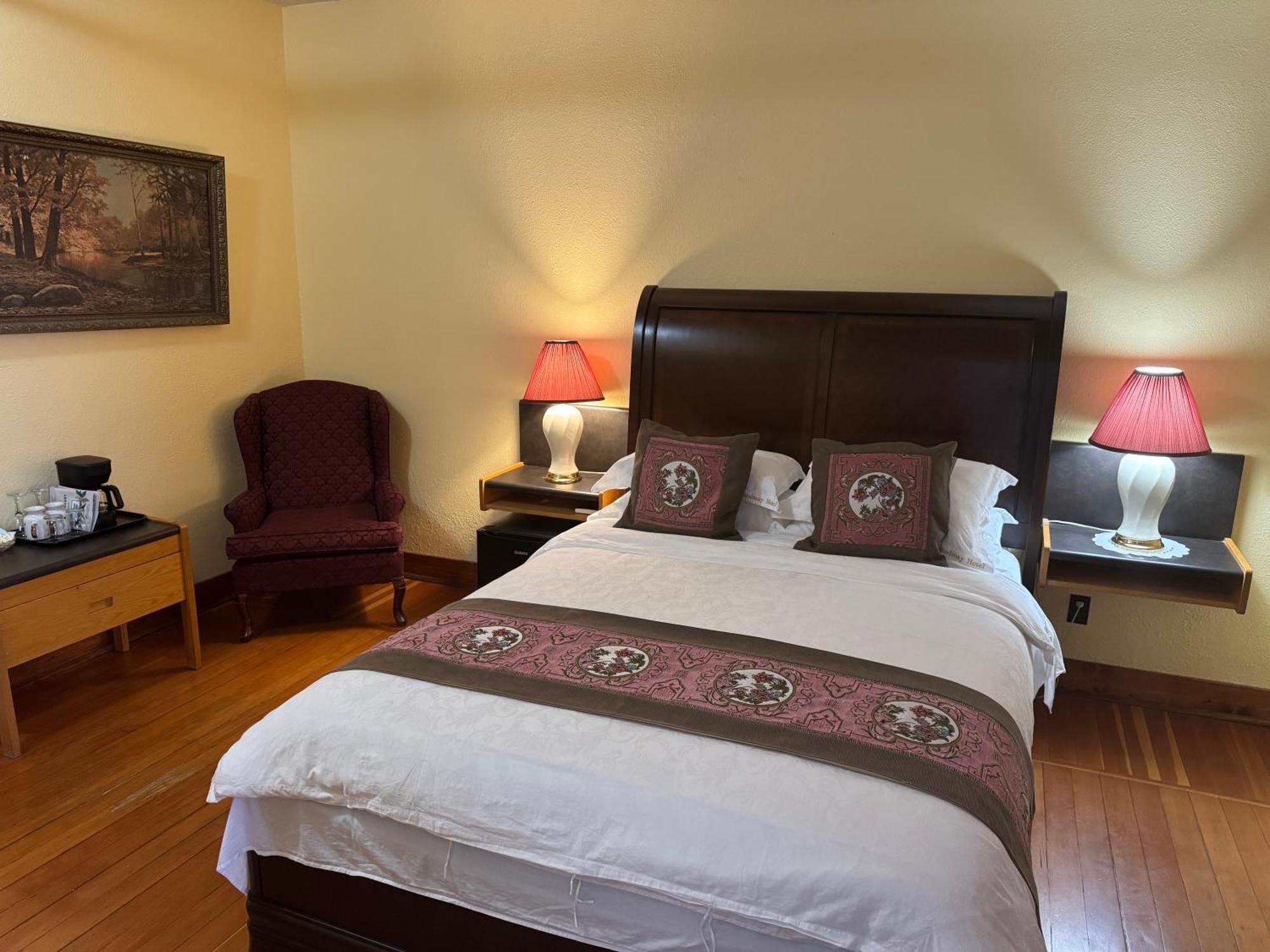 Rodmay Hotel พาวเวลล์ ริเวอร์ ภายนอก รูปภาพ